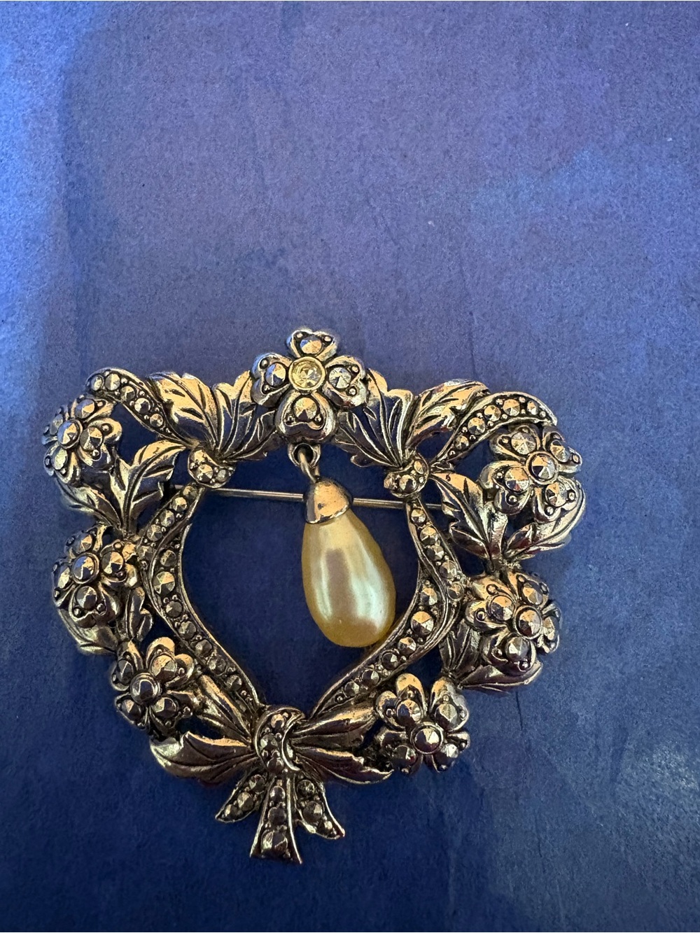 Antique-Style Floral Heart Brooch with Pearl Teardrop